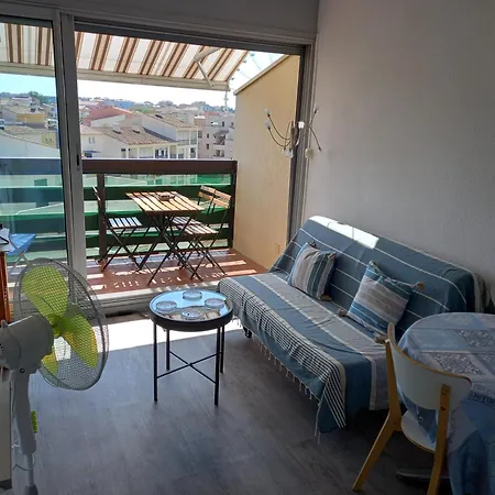 La Baleine Rose, T2 Vue Dégagée Sur Le Centre Port